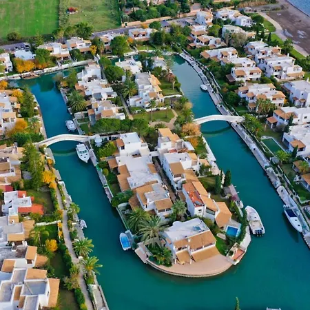 Villa Unique Canal With Boat Dock In Porto Hydra *